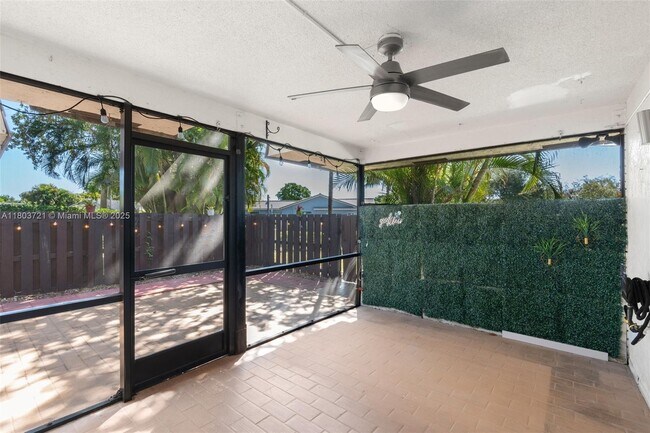 Foto del edificio - 2622 NW 99th Ave