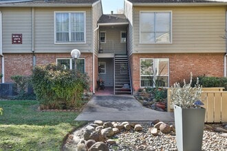 Building Photo - 5005 Georgi Ln