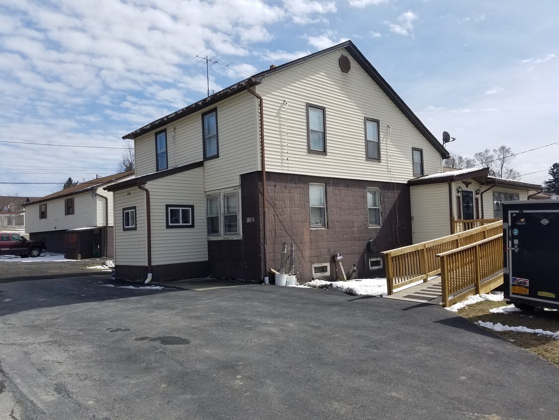 Foto principal - 132-136 New Unionville Rd