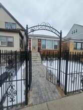 Building Photo - 4405 N Keokuk Ave