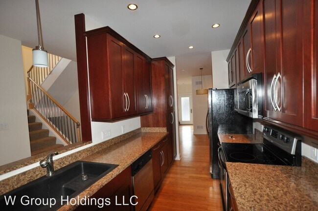 Building Photo - 3 br, 2.5 bath House - 21 Enon Way