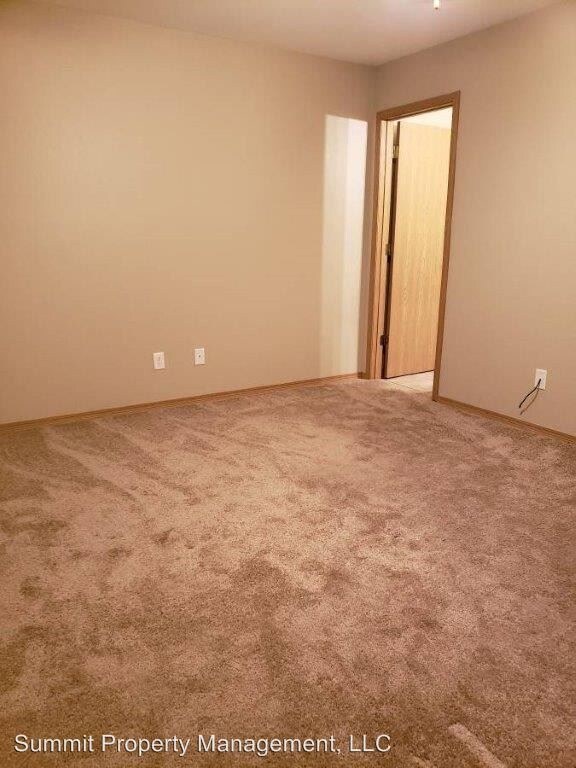 Foto del edificio - 2111 Hidden Lake St