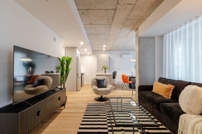 Photo du bâtiment - 450 Rue Saint-François-Xavier-SI ID1602260P