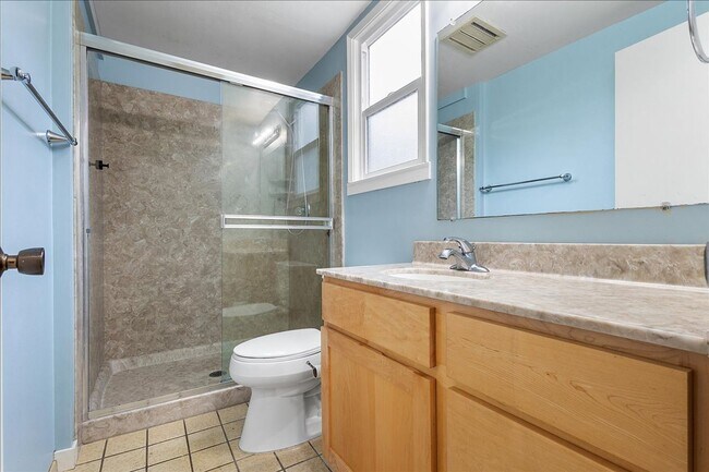 Foto del edificio - 2148 Santa Clara Ave