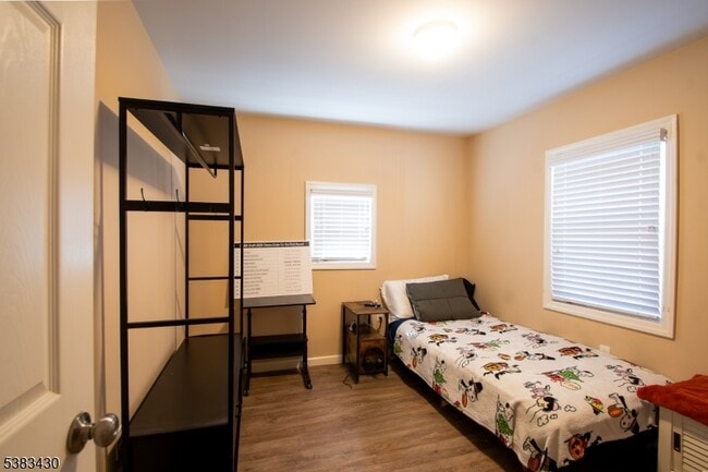 Foto del edificio - 214 Woodcliff Ave