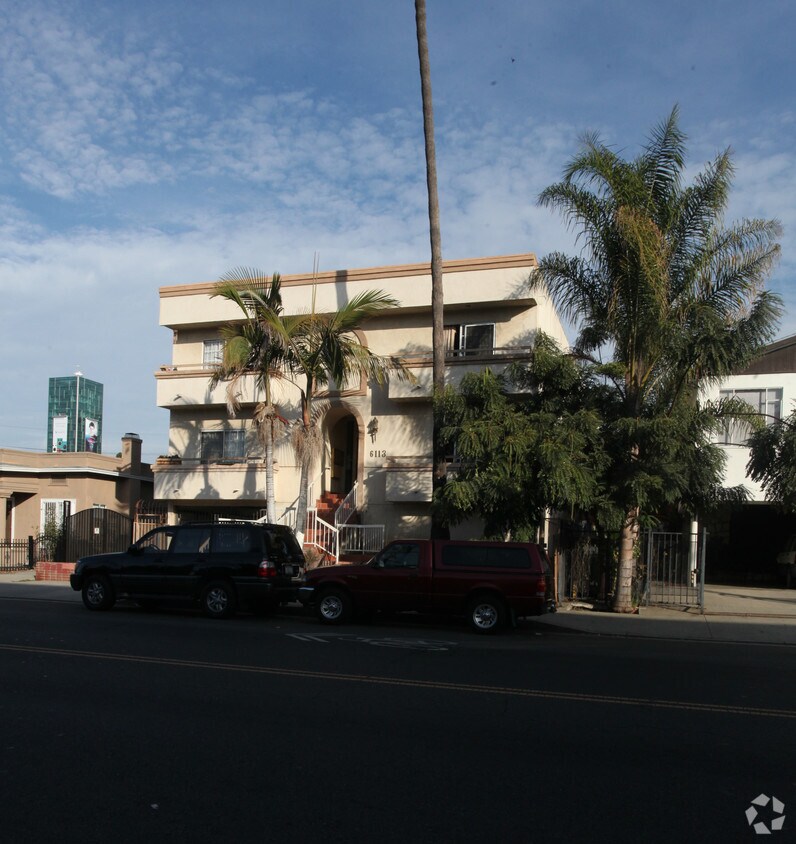 Building Photo - 6113 Fountain Ave