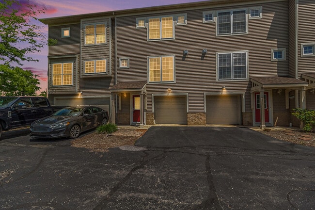 Building Photo - 1017 Bluestem Ln