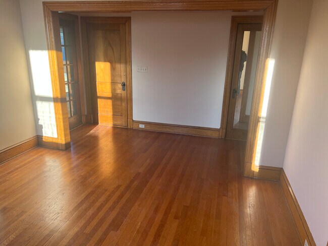 Building Photo - 1145 Boulevard