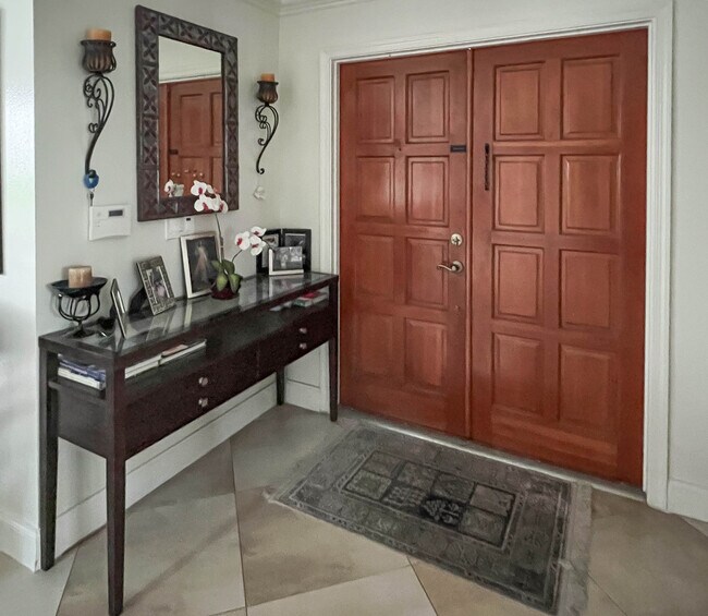 Foto del edificio - 7611 Solimar Cir