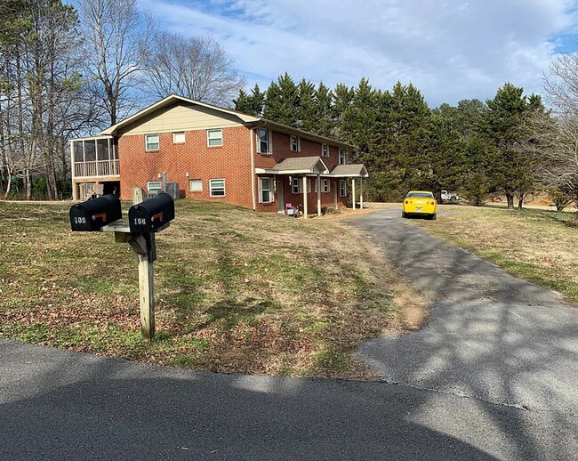 Foto del edificio - $350 Off First Month! Great 1 bedroom 1 bath located in a great area of NW Cleveland! Leasing Spe...