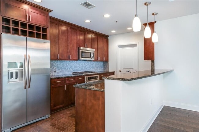 Building Photo - 270 17th St NW
