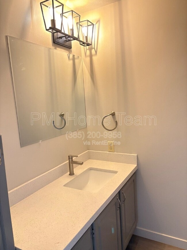 Foto del edificio - 245 Abrams Way