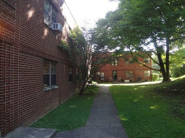 Building Photo - Ladywood Apartments