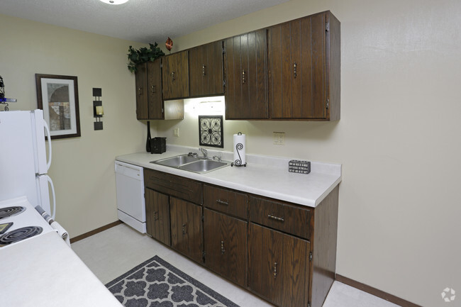 2BR, 1BA, Model - 930 SF - Willow Wood Apartments