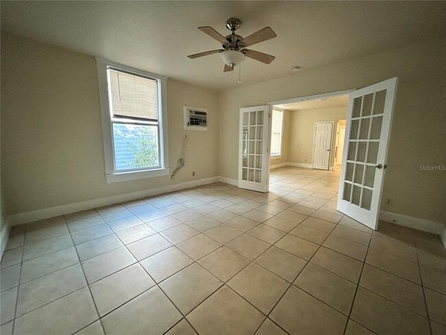 Foto del edificio - 727 Dartmoor St N