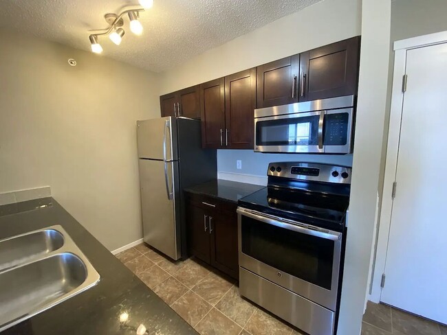 Building Photo - 3207 James Mowatt Trl SW