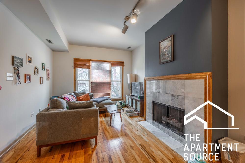 Foto principal - 3 bedroom in Chicago IL 60642