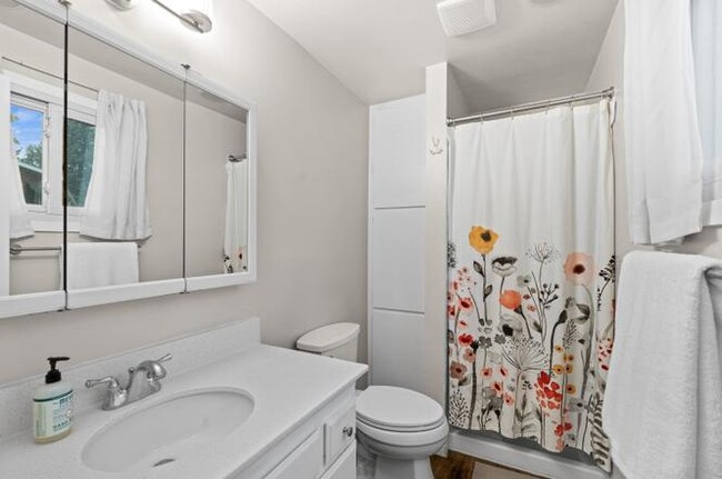 Building Photo - 2719 S Cheryl Ct