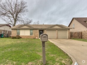 Building Photo - 8413 Bigwood Dr