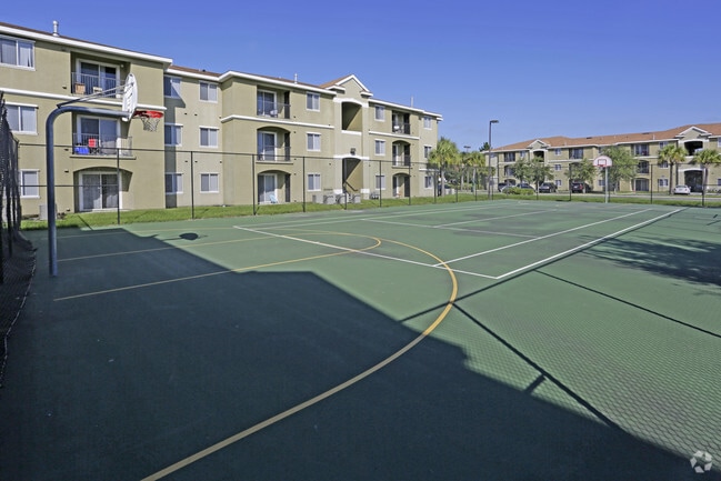 Building Photo - Tuscany Lakes