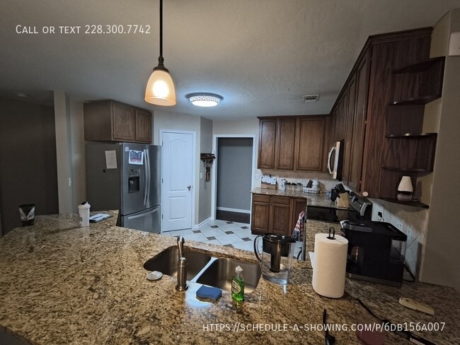Foto del edificio - 14348 Atwood Cove