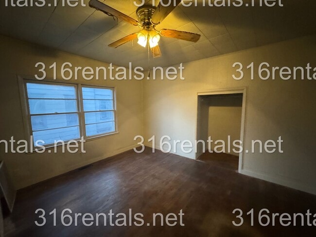 Building Photo - $850- 3 bed 1 bath - Single Family Home