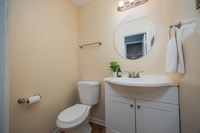 Building Photo - 3054 Highcliff Ct