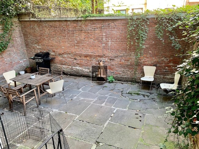 Foto del edificio - East 6th Street