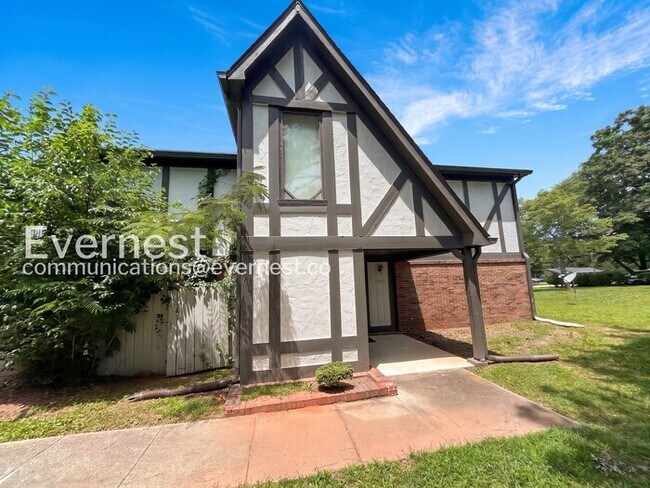Building Photo - 1760 Wesley Way NW
