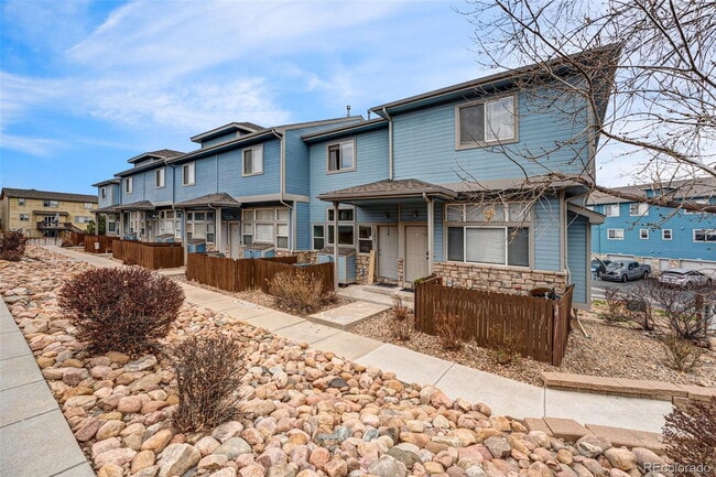 "Charming 2-Bed Townhouse Retreat with 2.5 Baths in Brighton!" - "Charming 2-Bed Townhouse Retreat with 2.5 Baths in Brighton!"