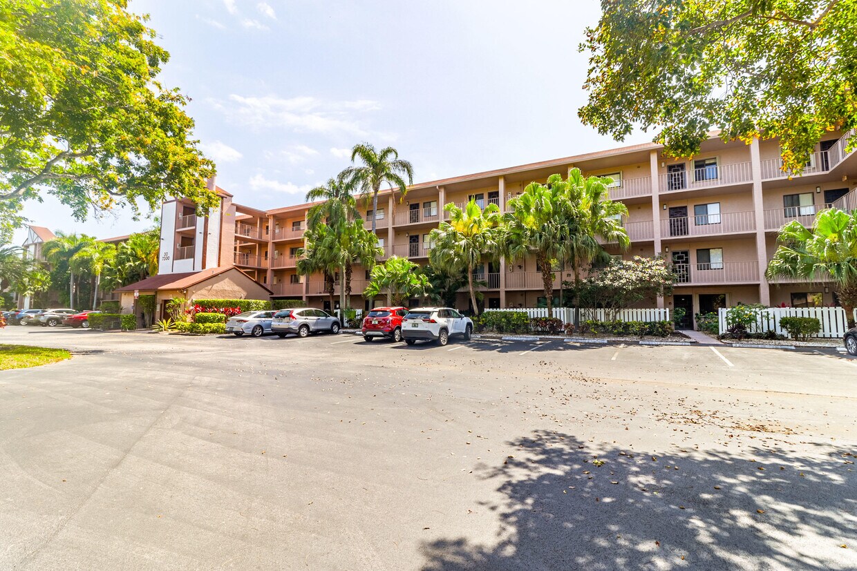 Foto principal - 7300 Amberly Ln