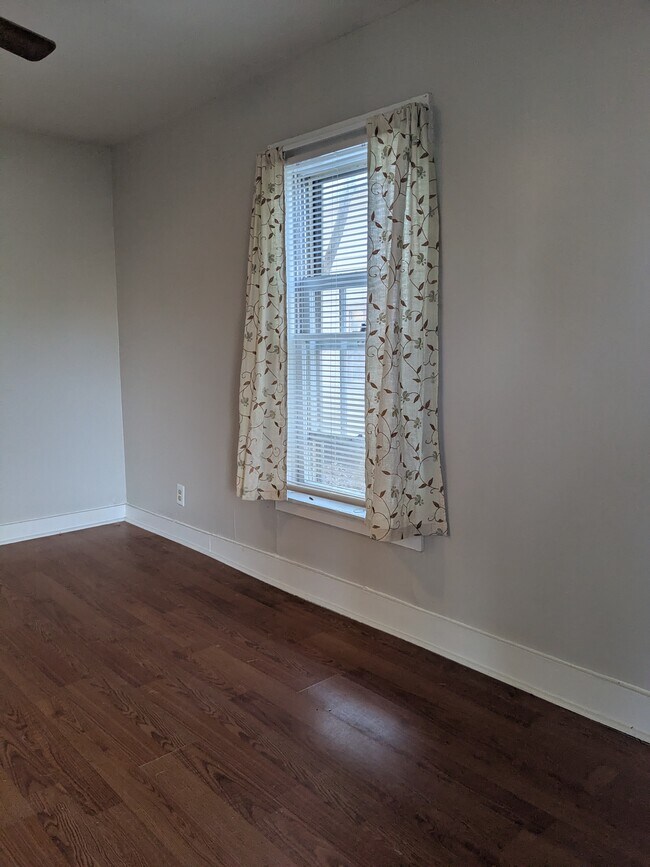 Foto del edificio - 816 Rison Ave NE