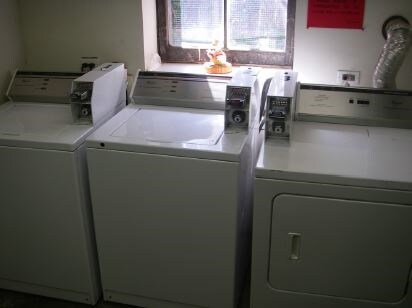 Laundry Facility - 4449-4455 W Dickens Ave