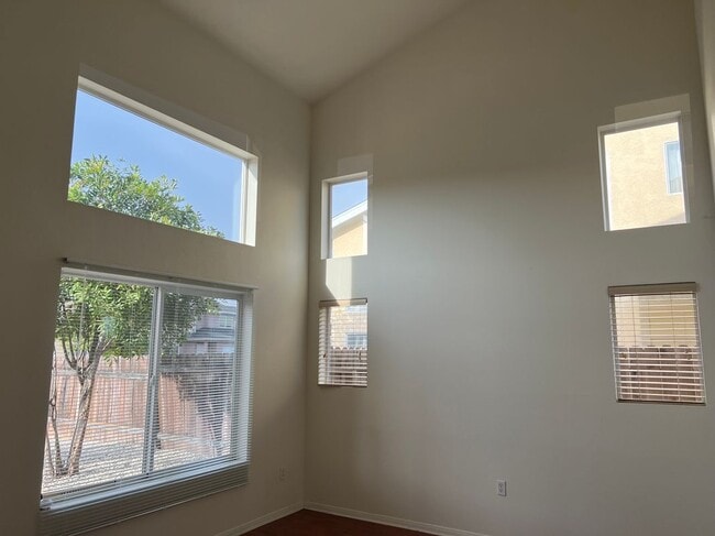 Building Photo - 12038 Ratner St
