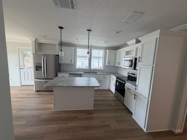 Foto del edificio - 388 Sunshine Dr