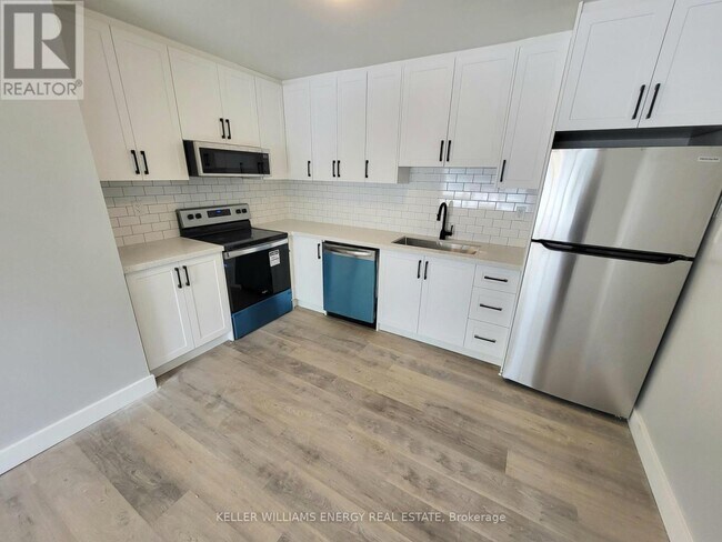 Photo du bâtiment - 290-290 Anderson Ave