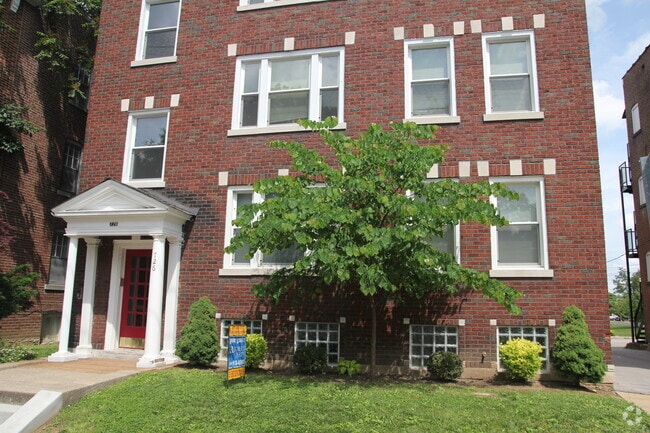 Building Photo - 726 Kingsland Ave