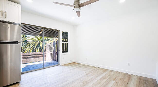 Building Photo - 2067 Ivar Ave