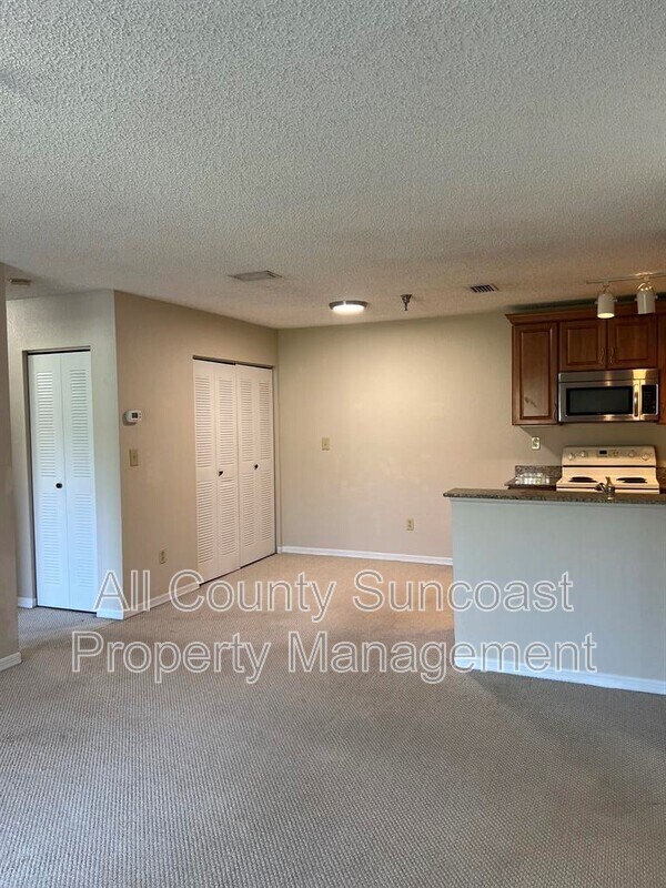 Foto del edificio - 10263 Gandy Blvd N