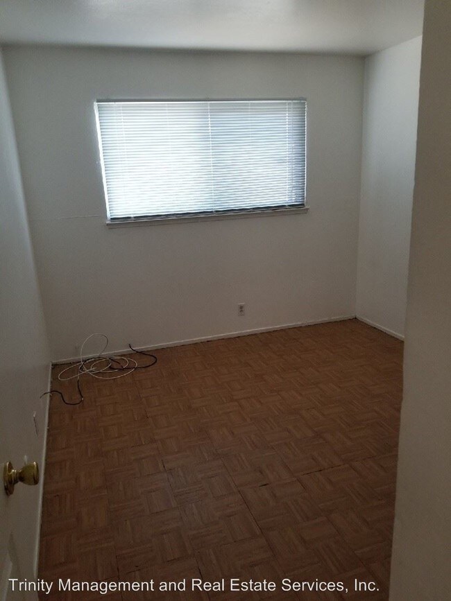 Building Photo - 221 Grove Ave