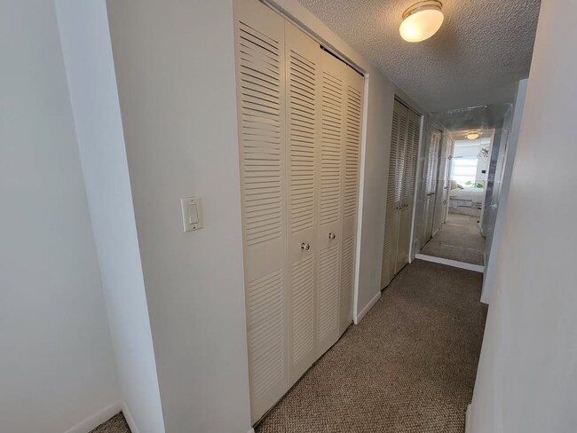 Building Photo - 575 Crandon Blvd