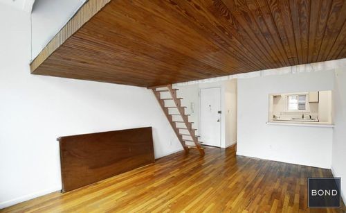 Building Photo - 213 E 83rd St