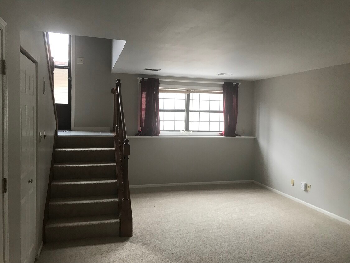 Primary Photo - 2018 Yorktowne Dr