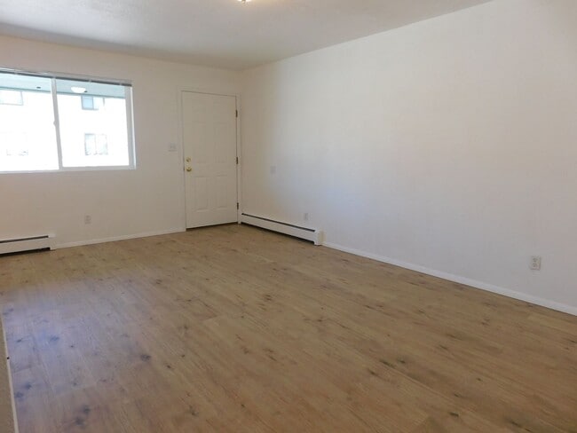 Building Photo - 3292 Lombardy Ln