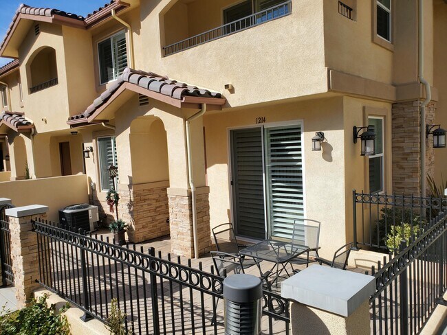 Building Photo - 1214 Vis Hts Ct