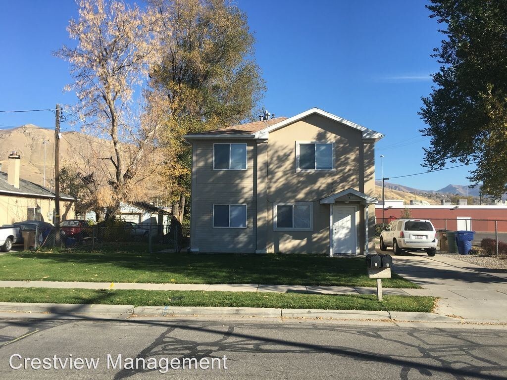 Primary Photo - 1010 N Victoria Way