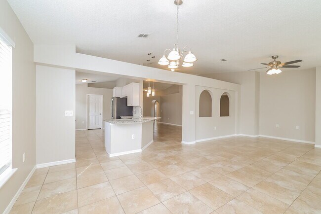 Building Photo - 2147 Marisol Loop