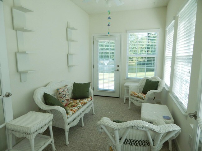 Foto del edificio - 63 Hidden Oaks Ct