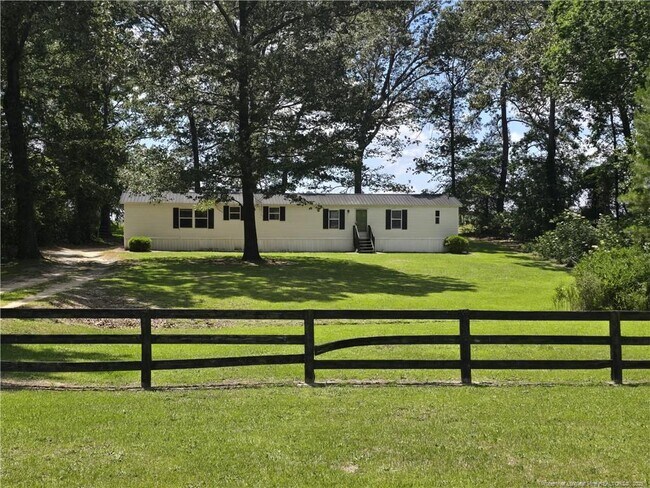 Foto del edificio - 4225 Yarborough Rd
