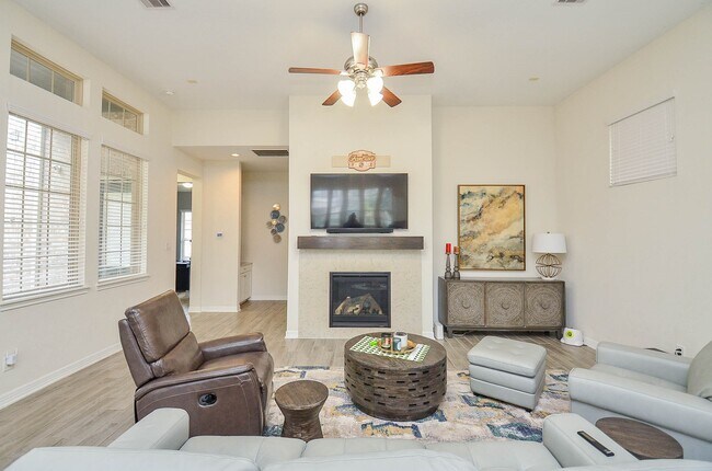 Foto del edificio - 18214 Lake Eagle Dr